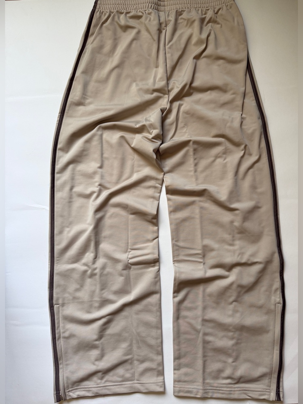 adidas Classic Firebird Women’s Loose Track Pants Khaki w/Earth Stripes KD3660 - Picture 3 of 13